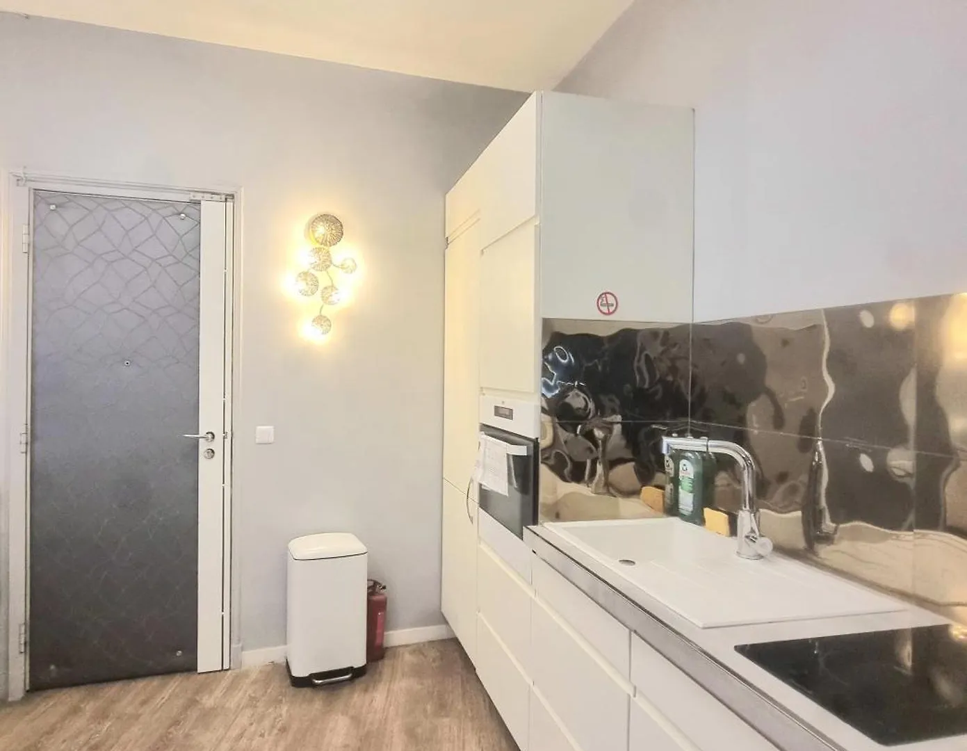 Holiday home Home In Paris Eiffel Tower & Champs Elysees